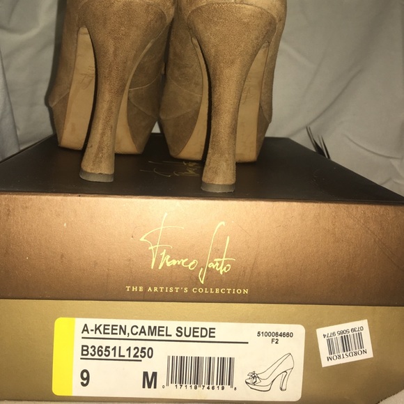 Franco Sarto Suede Platform Pump - Picture 4 of 7